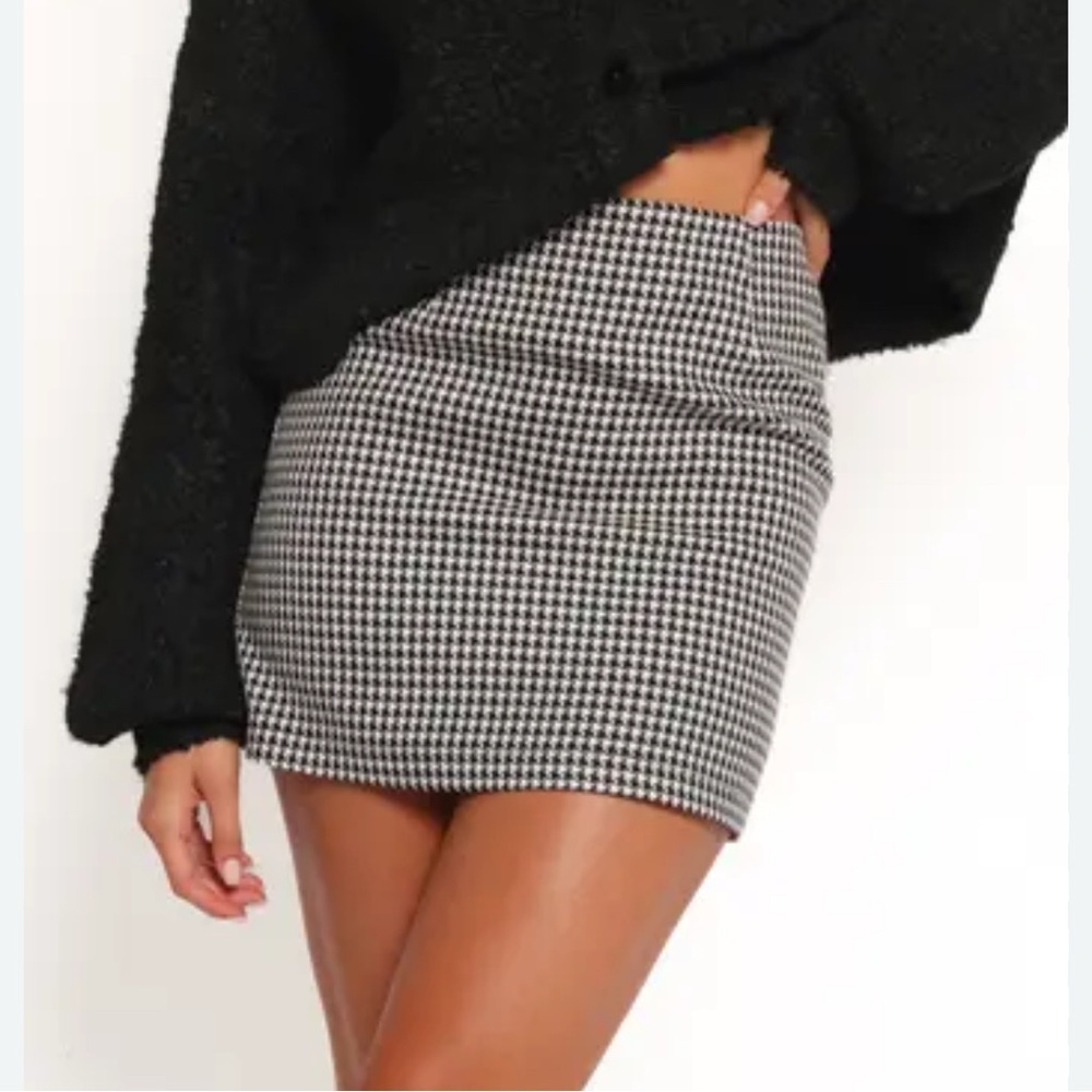 Tweed H&M Black and White Pencil Mini Skirt for Work
